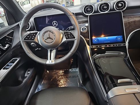 Certified 2025 Mercedes-Benz GLC 300 4MATIC image 17