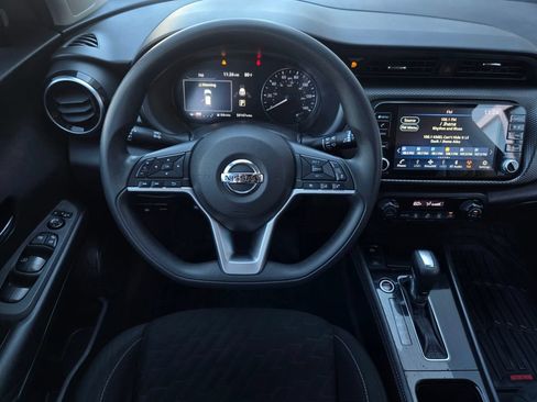 Used 2021 Nissan Kicks SV FWD image 14