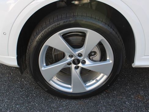 New 2025 Audi Q5 Premium Plus image 32