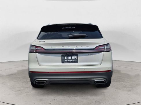 Used 2019 Lincoln Nautilus Reserve FWD image 4