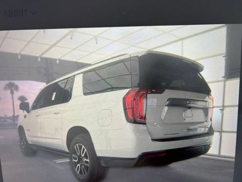 Used 2021 GMC Yukon XL AT4 w/ AT4 Premium Plus Package AWD/4WD image 4