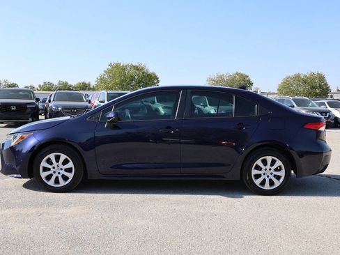 Used 2022 Toyota Corolla LE image 8