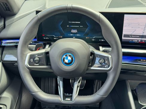 Used 2025 BMW i5 eDrive40i w/ M Sport Package RWD image 22