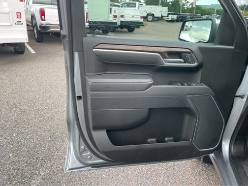 Used 2025 GMC Sierra 1500 SLT AWD/4WD image 10