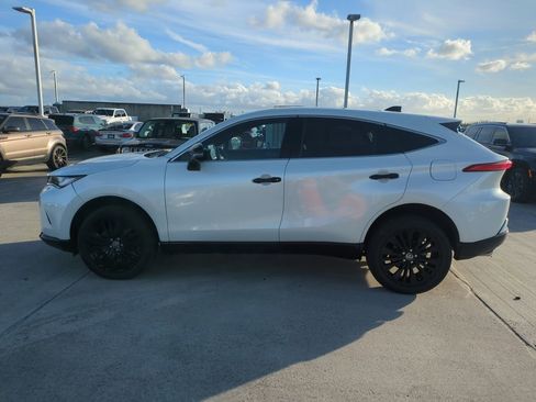 Used 2024 Toyota Venza Nightshade image 8