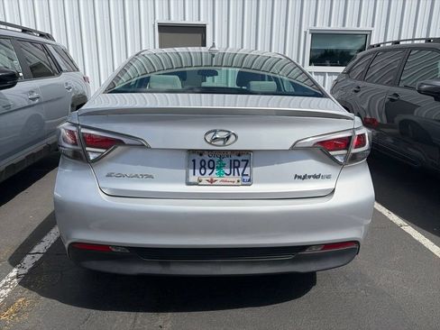 Used 2016 Hyundai Sonata SE FWD image 4