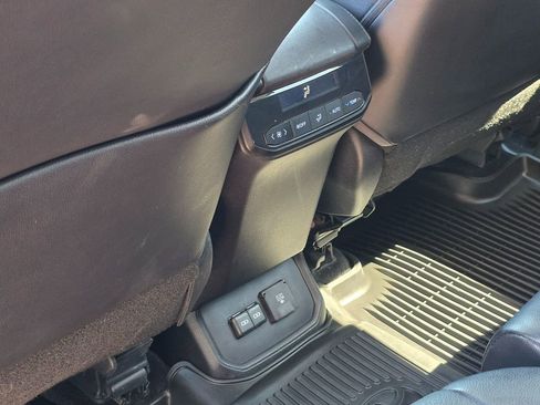 Used 2022 Toyota Highlander Limited image 29