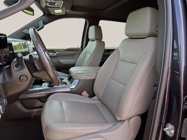 Used 2023 Chevrolet Silverado 1500 LTZ w/ LTZ Premium Package AWD/4WD image 17