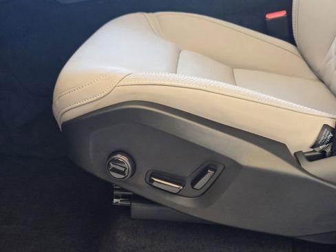Used 2025 Volvo XC90 B6 Plus w/ Protection Package Premier image 29