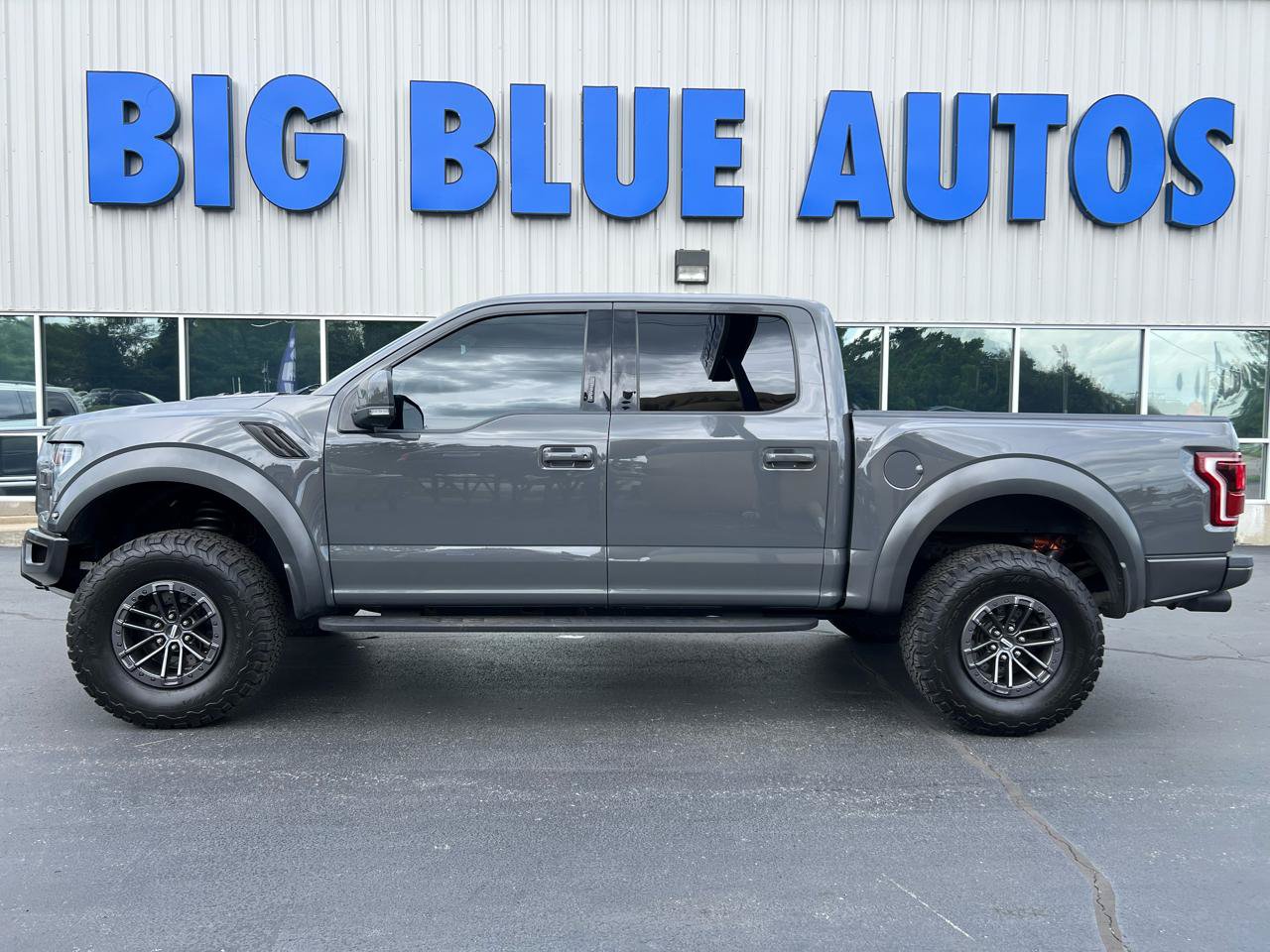 Used 2020 Ford F150 Raptor w/ Equipment Group 802A Luxury AWD/4WD image 2