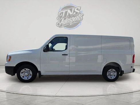 Used 2021 Nissan NV 2500 SV image 3