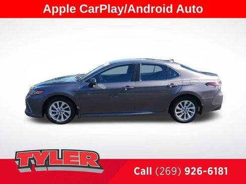 Used 2021 Toyota Camry LE FWD image 4