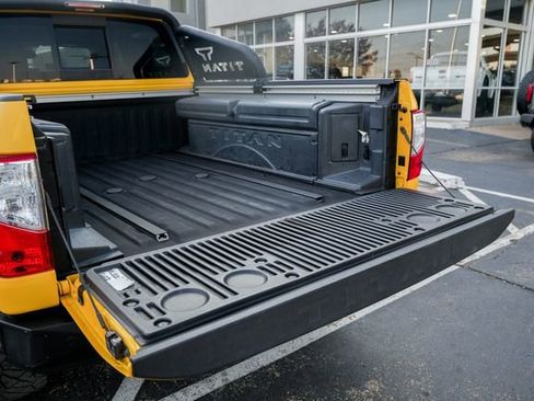 Used 2018 Nissan Titan PRO-4X w/ Pro-4x Convenience Package image 14