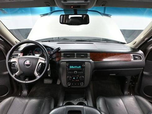 Used 2012 GMC Yukon XL SLT w/ SLT-2 Equipment Package AWD/4WD image 24