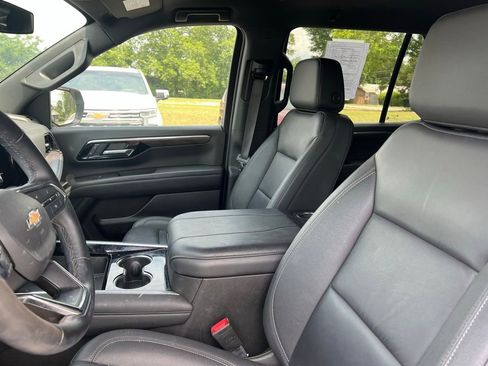 Used 2025 Chevrolet Tahoe LT AWD/4WD image 4