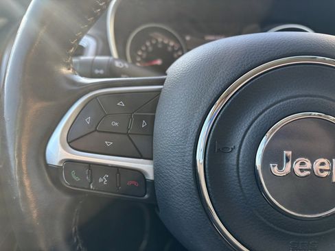 Used 2018 Jeep Compass Latitude w/ Popular Equipment Group image 19