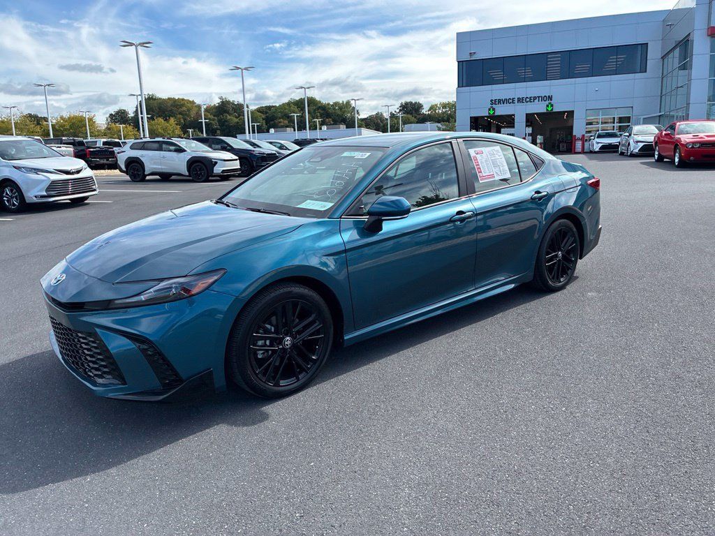 Used 2025 Toyota Camry SE FWD image 17