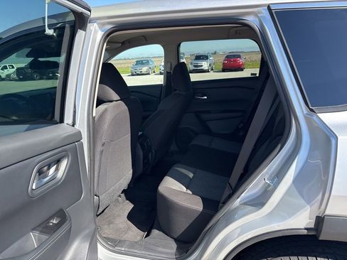 Used 2025 Nissan Rogue SV image 24