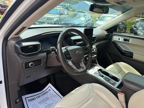 Used 2023 Ford Explorer Platinum w/ Technology Package AWD/4WD image 25