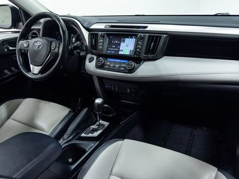 Used 2018 Toyota RAV4 Limited FWD image 26