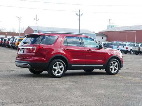 Used 2016 Ford Explorer XLT w/ Equipment Group 202A AWD/4WD image 3