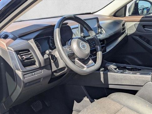 Used 2021 Nissan Rogue SV image 10