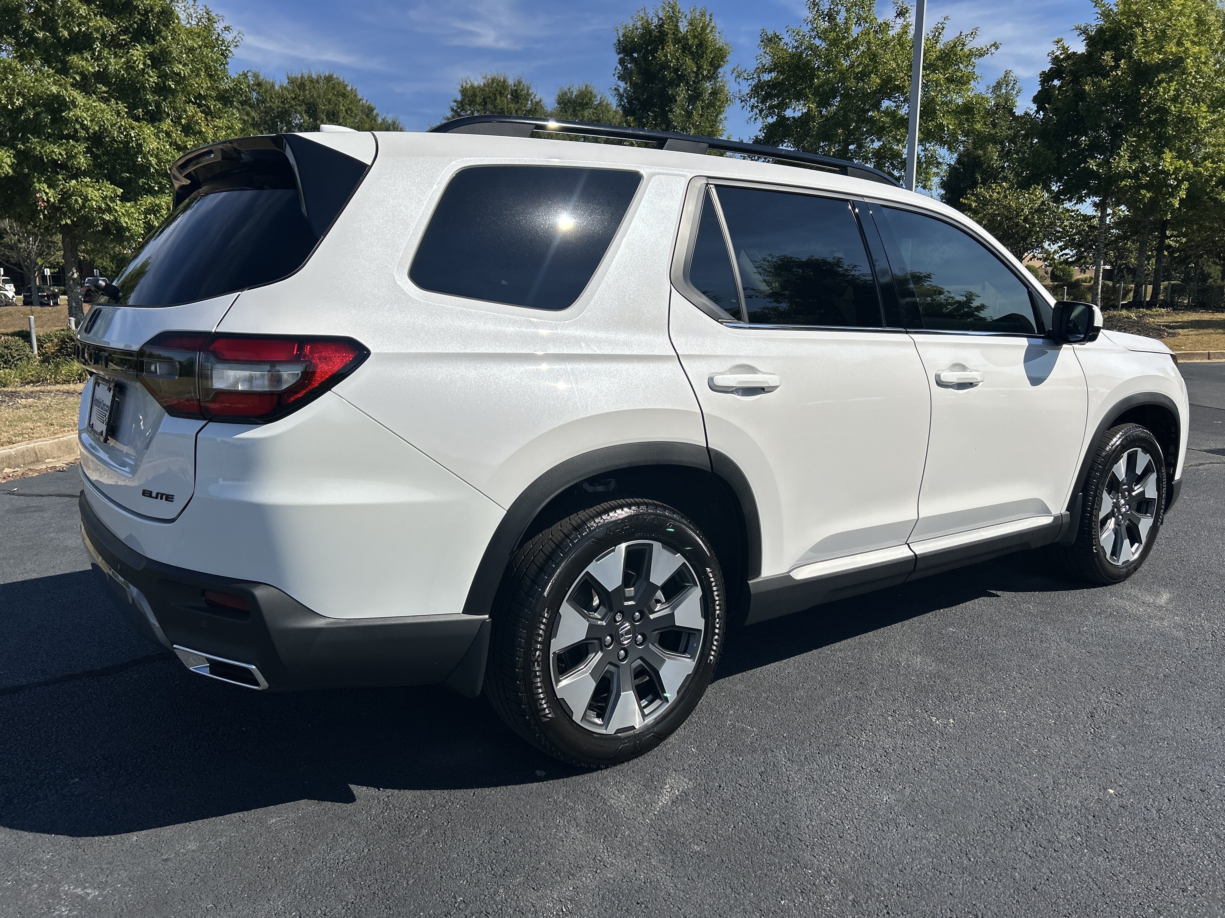Used 2026 Honda Pilot Elite image 9