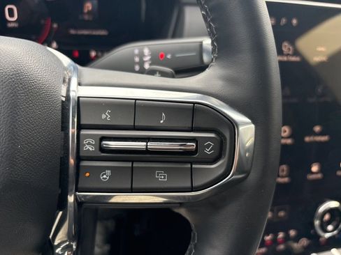 Used 2025 GMC Terrain Elevation image 22