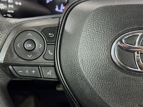 Used 2021 Toyota Corolla L FWD image 13