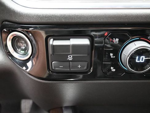 Used 2025 Chevrolet Silverado 1500 High Country w/ High Country Premium Package AWD/4WD image 23