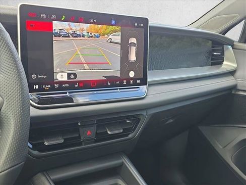 New 2026 Volkswagen Tiguan SE R-Line image 13