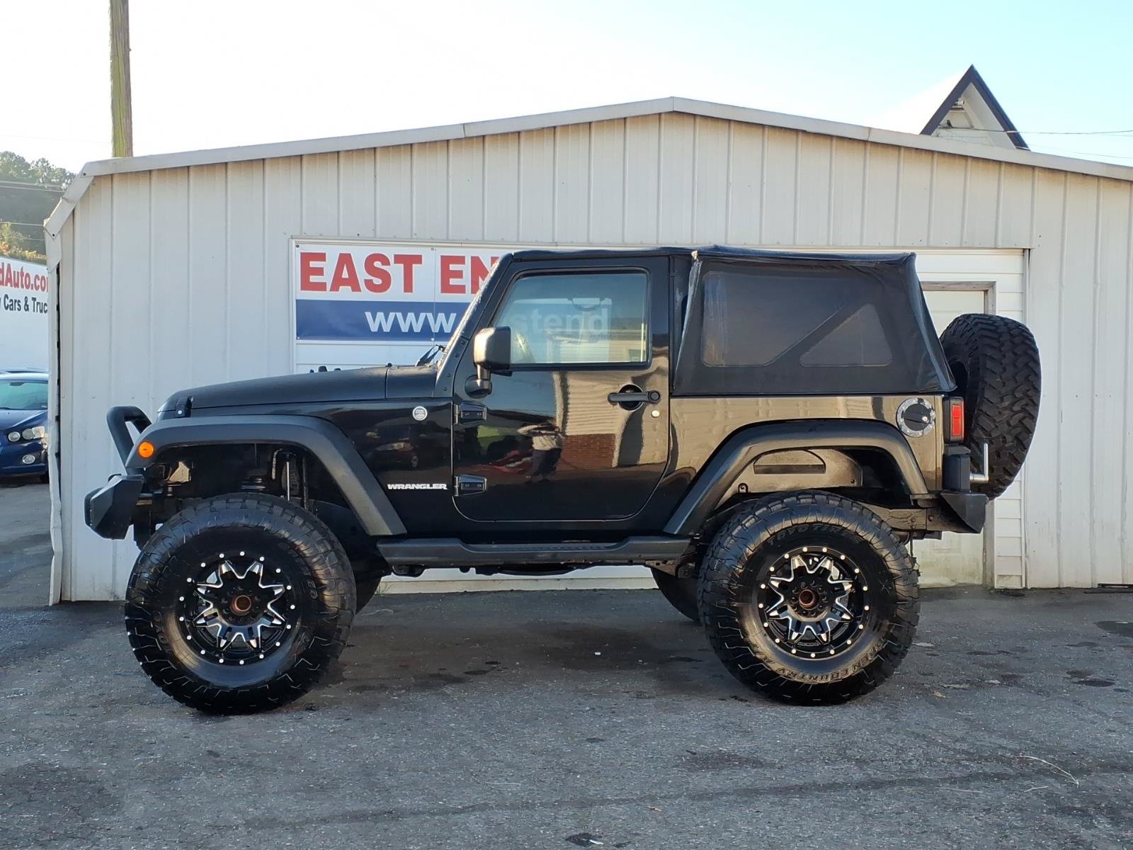 Used 2011 Jeep Wrangler Rubicon w/ PWR Convenience Group AWD/4WD image 2