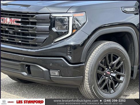 Used 2024 GMC Sierra 1500 Elevation w/ Elevation Premium Package AWD/4WD image 9
