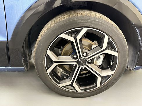 Used 2024 Kia Niro EX Touring FWD image 32