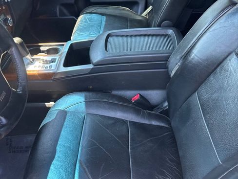 Used 2010 Nissan Titan LE w/ Technology Pkg RWD image 6