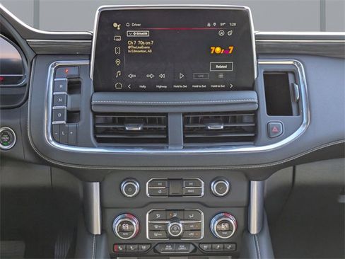 Used 2024 GMC Yukon SLT w/ SLT Luxury Package image 20