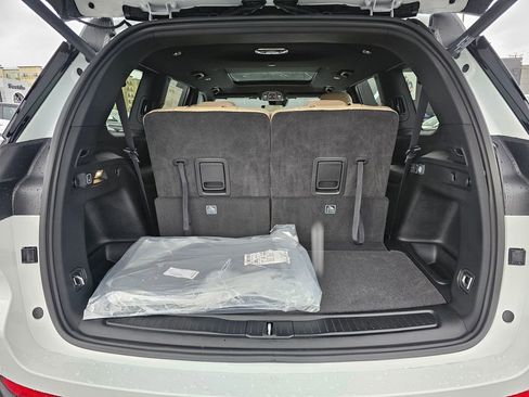 New 2025 Jeep Grand Cherokee L Limited image 13