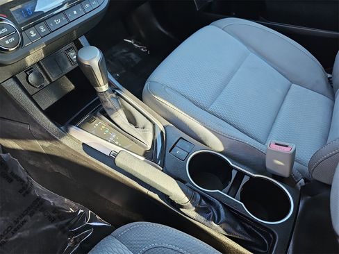 Used 2016 Toyota Corolla L image 24