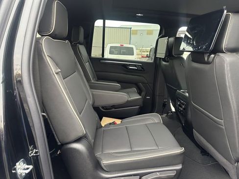 New 2026 Chevrolet Suburban Premier AWD/4WD image 10