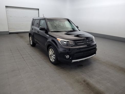 Used 2018 Kia Soul + FWD image 13