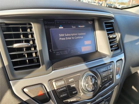 Used 2018 Nissan Pathfinder SL image 21