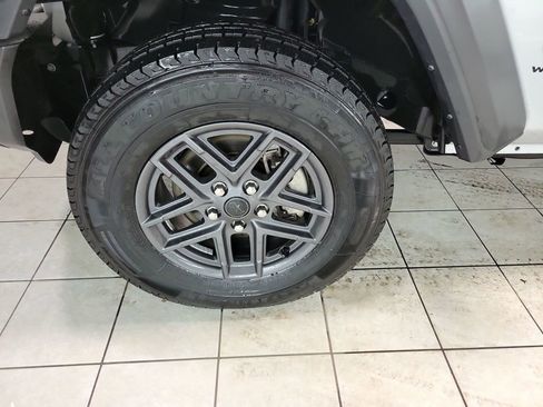 Used 2024 Jeep Wrangler Sport S image 47