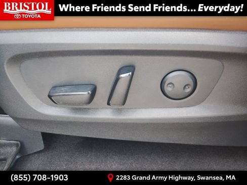 Used 2023 Nissan Pathfinder Platinum AWD/4WD image 22