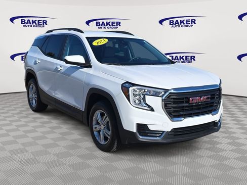 Certified 2024 GMC Terrain SLE w/ Driver Convenience Package AWD/4WD image 3