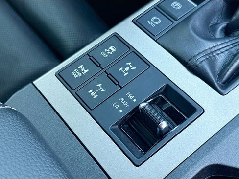 Used 2025 Toyota Land Cruiser image 35