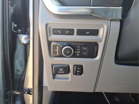 Used 2022 Ford F150 Lariat w/ Equipment Group 502A High AWD/4WD image 14