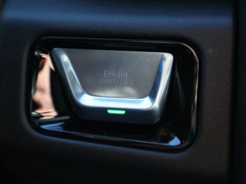 New 2026 GMC Yukon XL Denali w/ Denali Reserve Package image 32