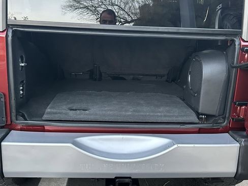 Used 2008 Jeep Wrangler Unlimited Sahara w/ Dual Top Group image 32