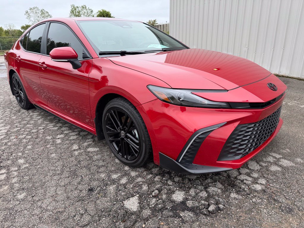 Used 2025 Toyota Camry SE w/ Convenience Package FWD image 3