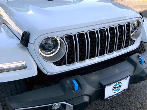 Certified 2024 Jeep Wrangler Unlimited Sahara w/ Technology Group AWD/4WD image 25